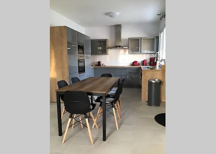 Charmante Maison Idealement Situee Дом отдыха Сен-Жиль-Круа-де-Ви