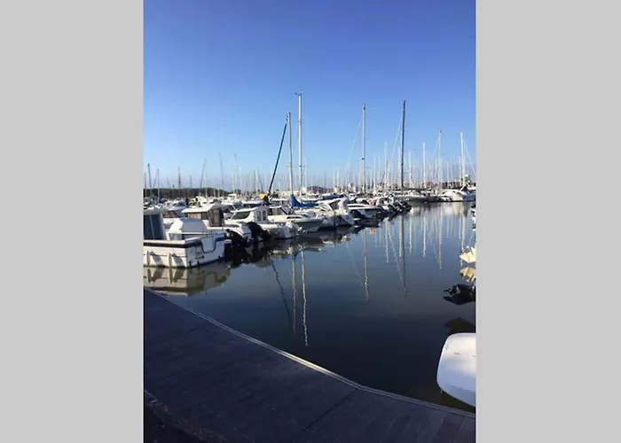 Charmante Maison Idealement Situee Сен-Жиль-Круа-де-Ви